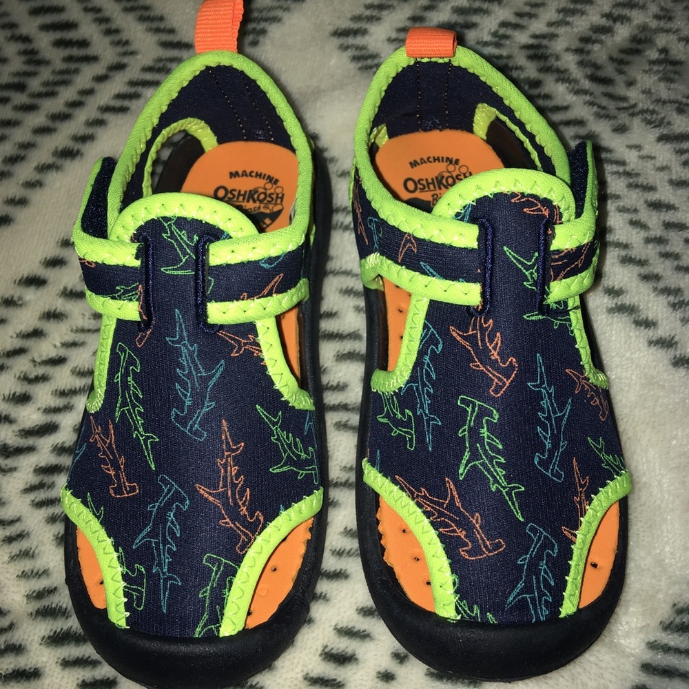 OshKosh Aquatic Dino Sandals - 9T